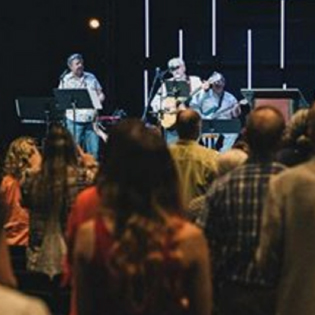 Beth Sar Shalom congregation and worship team in carrollton texas